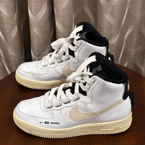 Nike Unique Women’s Air Force 1 High Utility White Light Cream Reverse Tag 8.5 - Picture 4 of 13